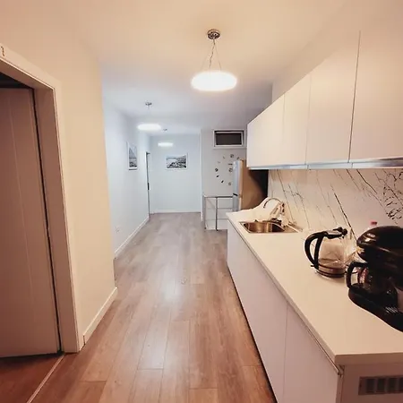 Nuestra Casa 3* טיראנה