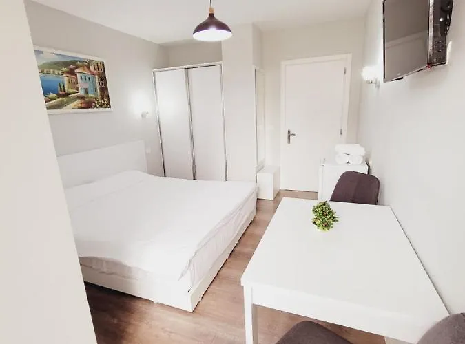 Nuestra Casa Konukevi Tiran