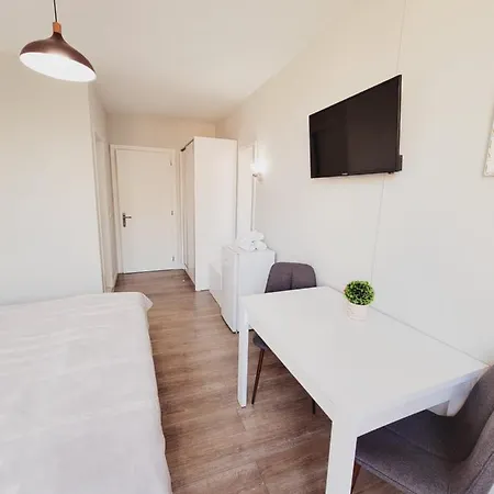 Nuestra Casa 3* تيرانا