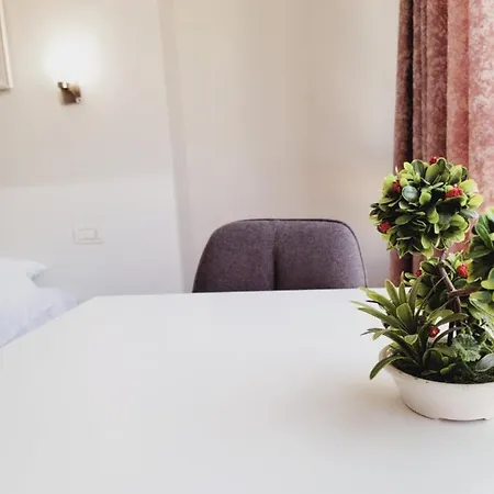 Nuestra Casa تيرانا