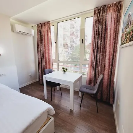 Nuestra Casa 3* تيرانا